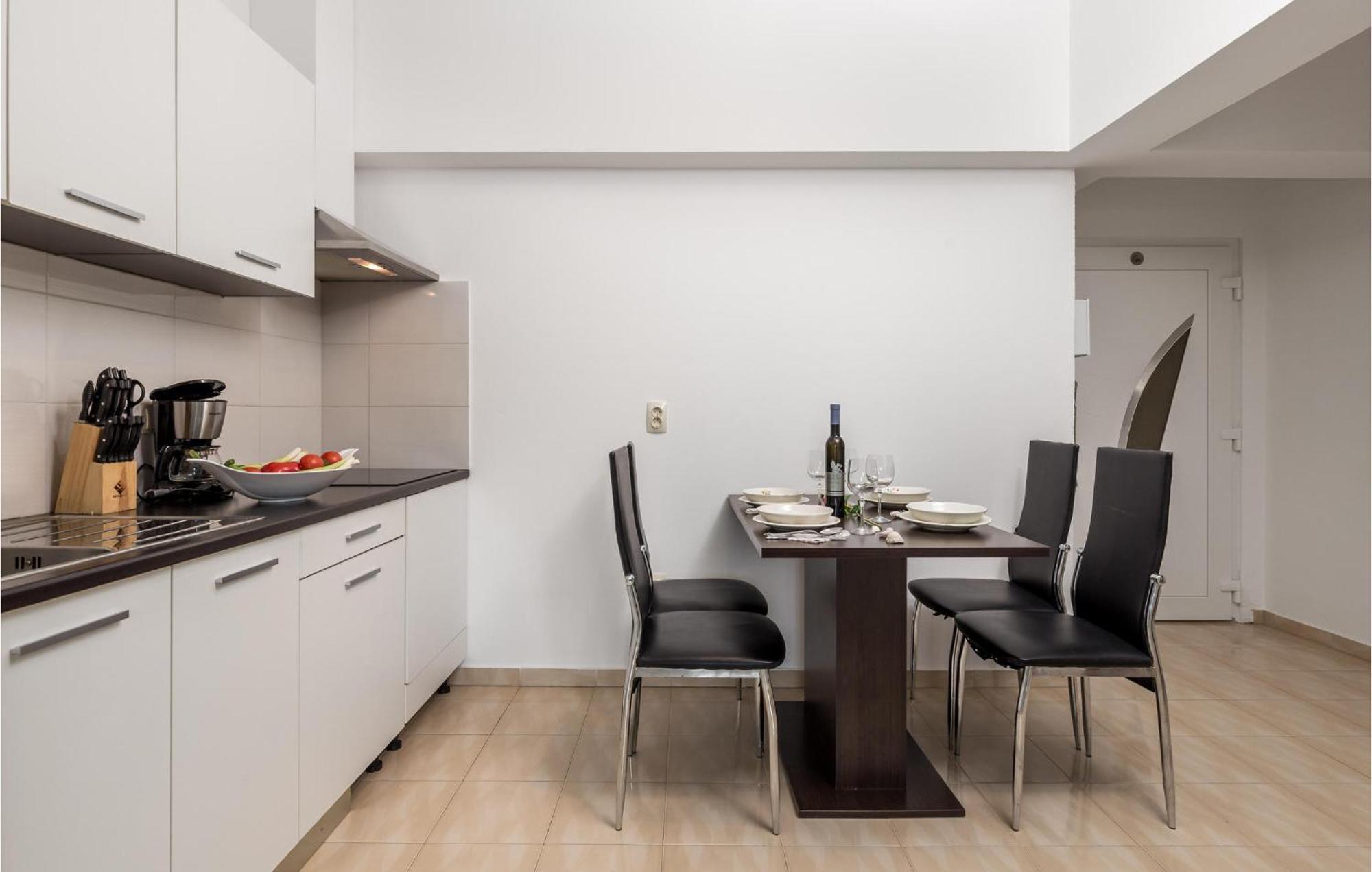 Stunning Apartment In Vrh Vrh (Krk) Exterior foto