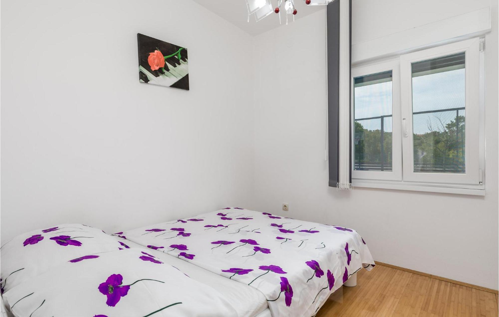 Stunning Apartment In Vrh Vrh (Krk) Exterior foto