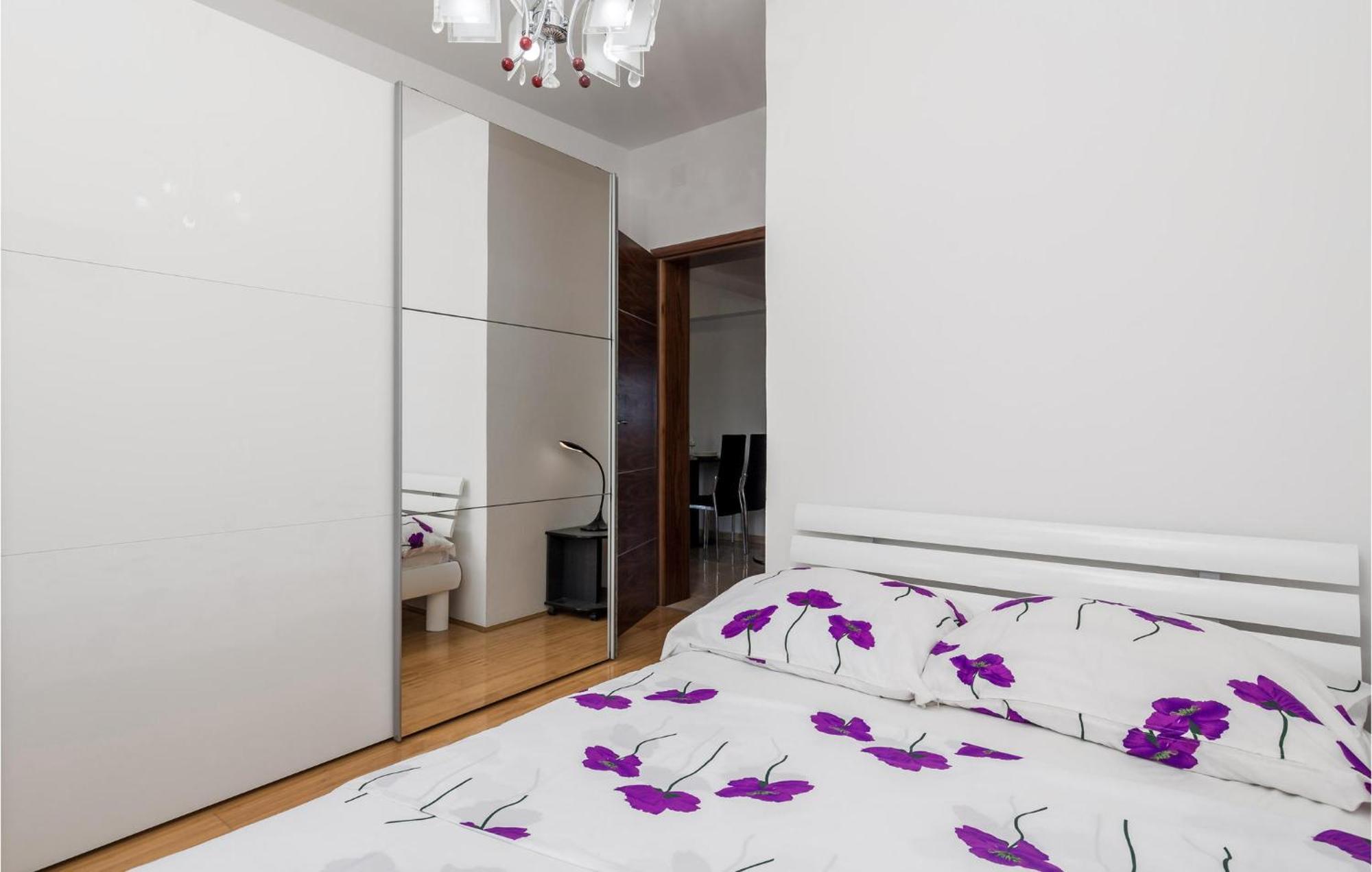 Stunning Apartment In Vrh Vrh (Krk) Exterior foto