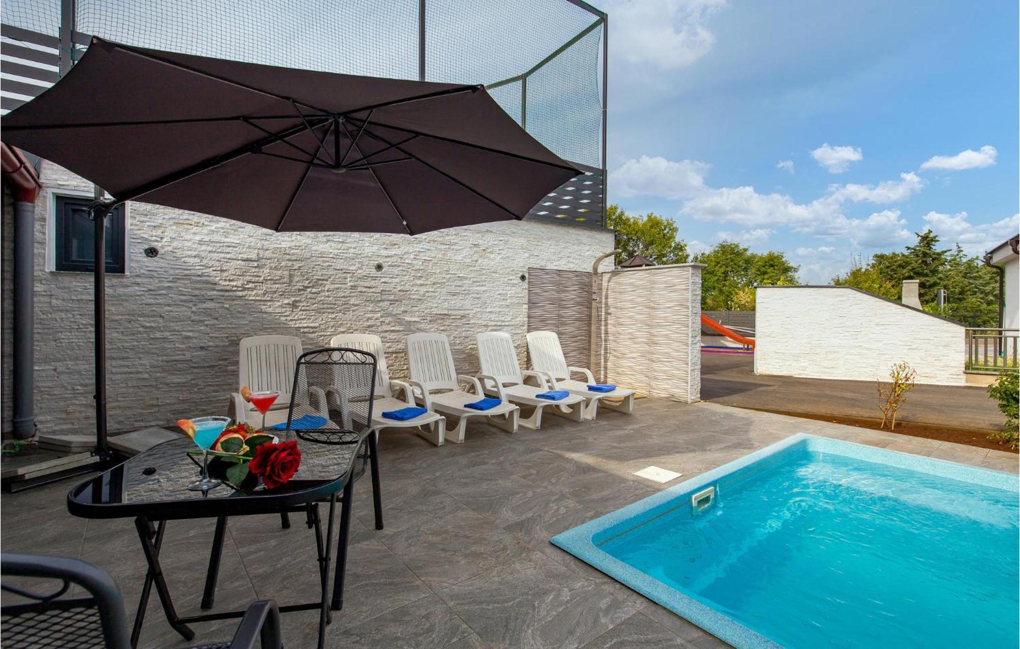 Stunning Apartment In Vrh Vrh (Krk) Exterior foto