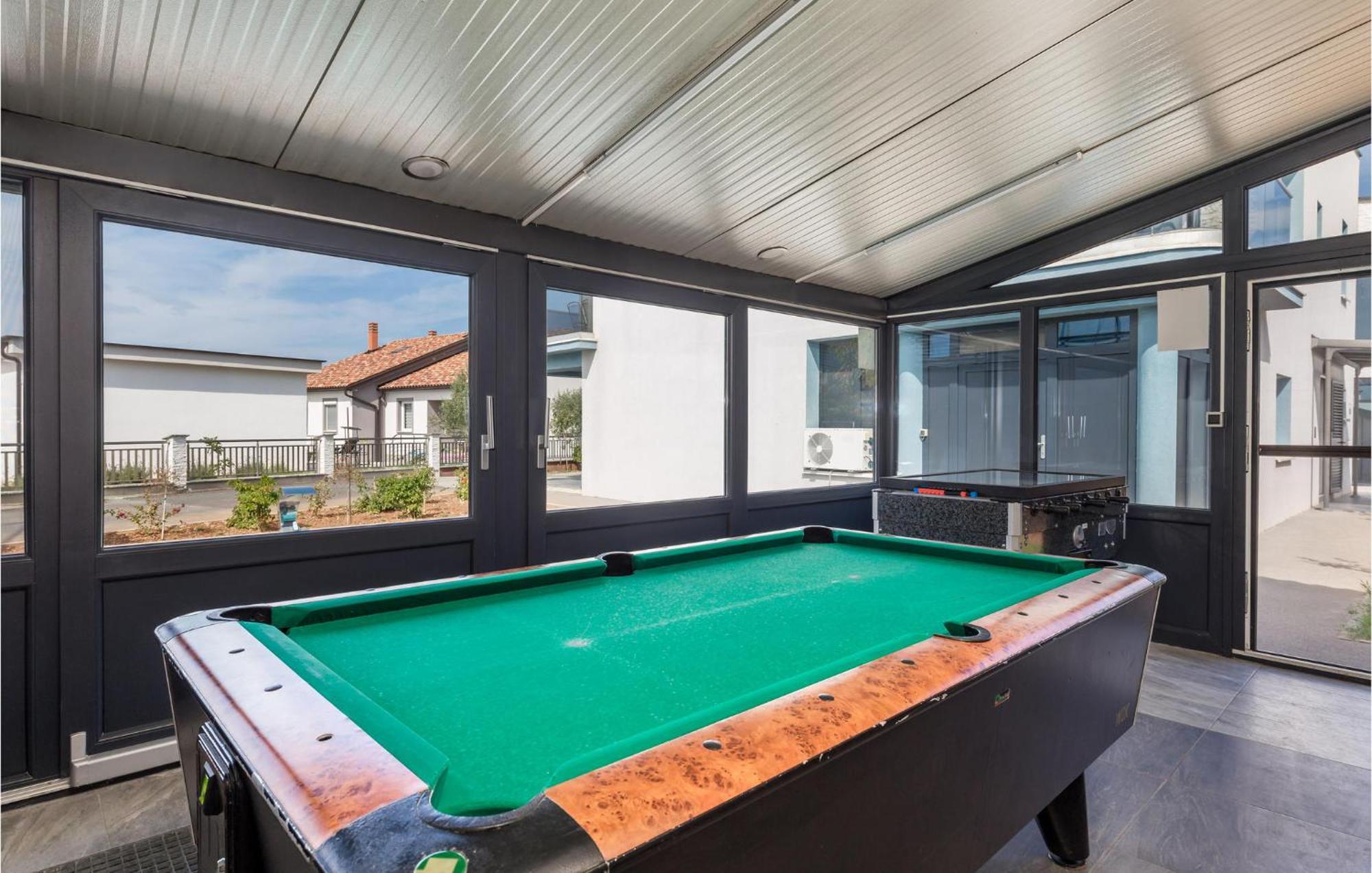 Stunning Apartment In Vrh Vrh (Krk) Exterior foto