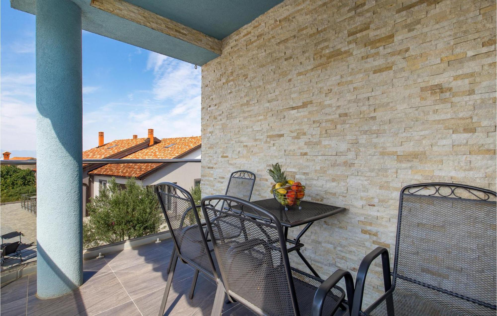 Stunning Apartment In Vrh Vrh (Krk) Exterior foto